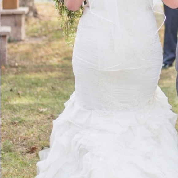Blue by Enzoani- Hurlingham Reserve wedding dress - Picture 4 of 5